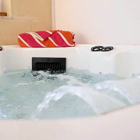 Fl 2 Ta'Lonza Luxury With Hot Tub By Homely Mellieha Exterior photo