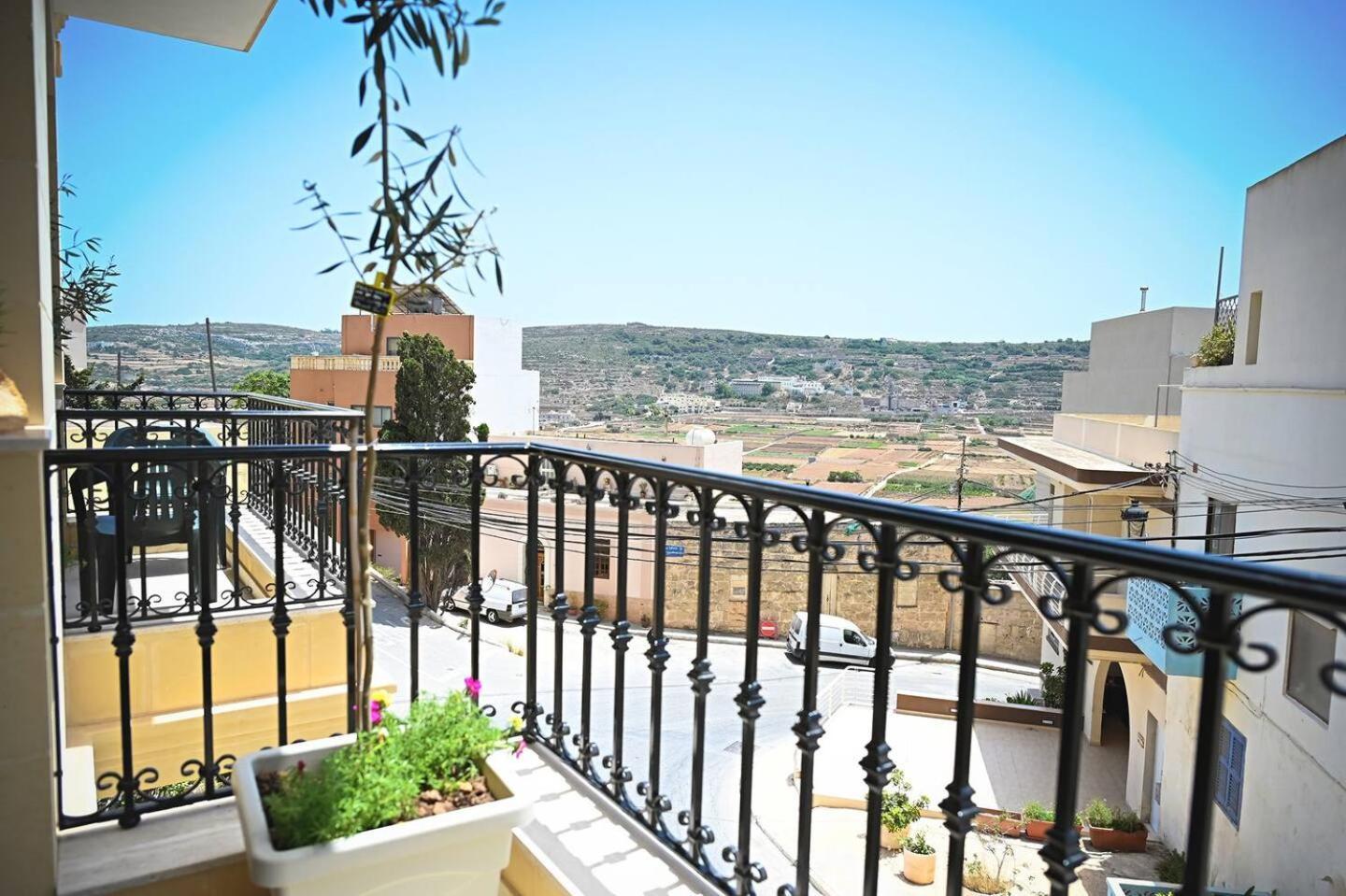 بيت للعطل Fl 2 Ta'lonza Luxury With Hot Tub By Homely المليحة